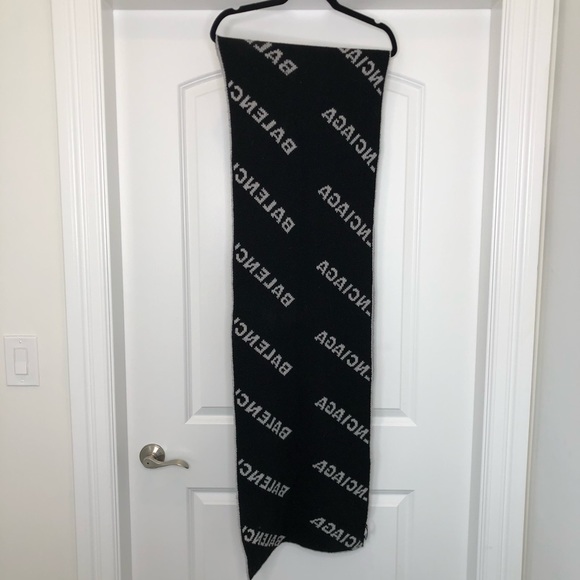 Balenciaga Other - Balenciaga Men’s Reversible Black Gray Logo Scarf
